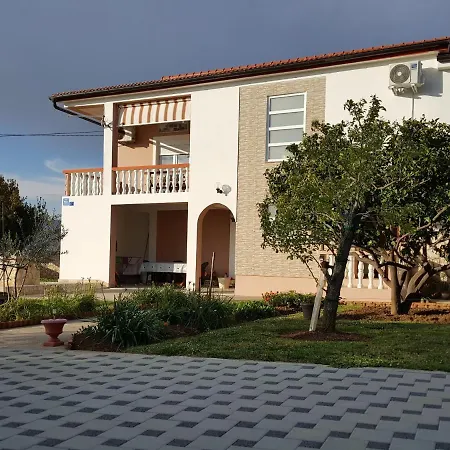 Apartment With Parking Space Vrsi, Zadar - 14211 Vrsi