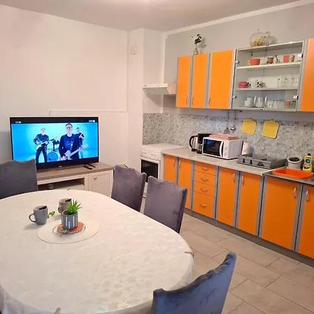 Apartment With Parking Space Vrsi, Zadar - 14211 Vrsi