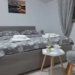 Apartmán With Parking Space Vrsi, Zadar - 14211 Vrsi