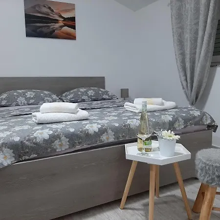 아파트 With Parking Space Vrsi, Zadar - 14211 브르시